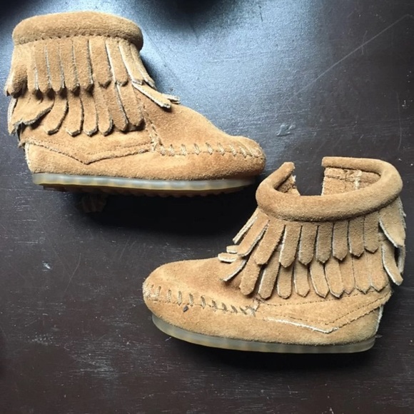 Minnetonka Size 1 Moccasin Boots - Picture 5 of 6